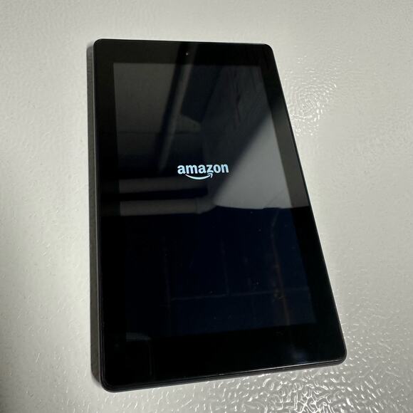 2019 Amazon Fire 7 Tablet (7" display, 32 GB) - Black 9th Generation + Case - Picture 4 of 5